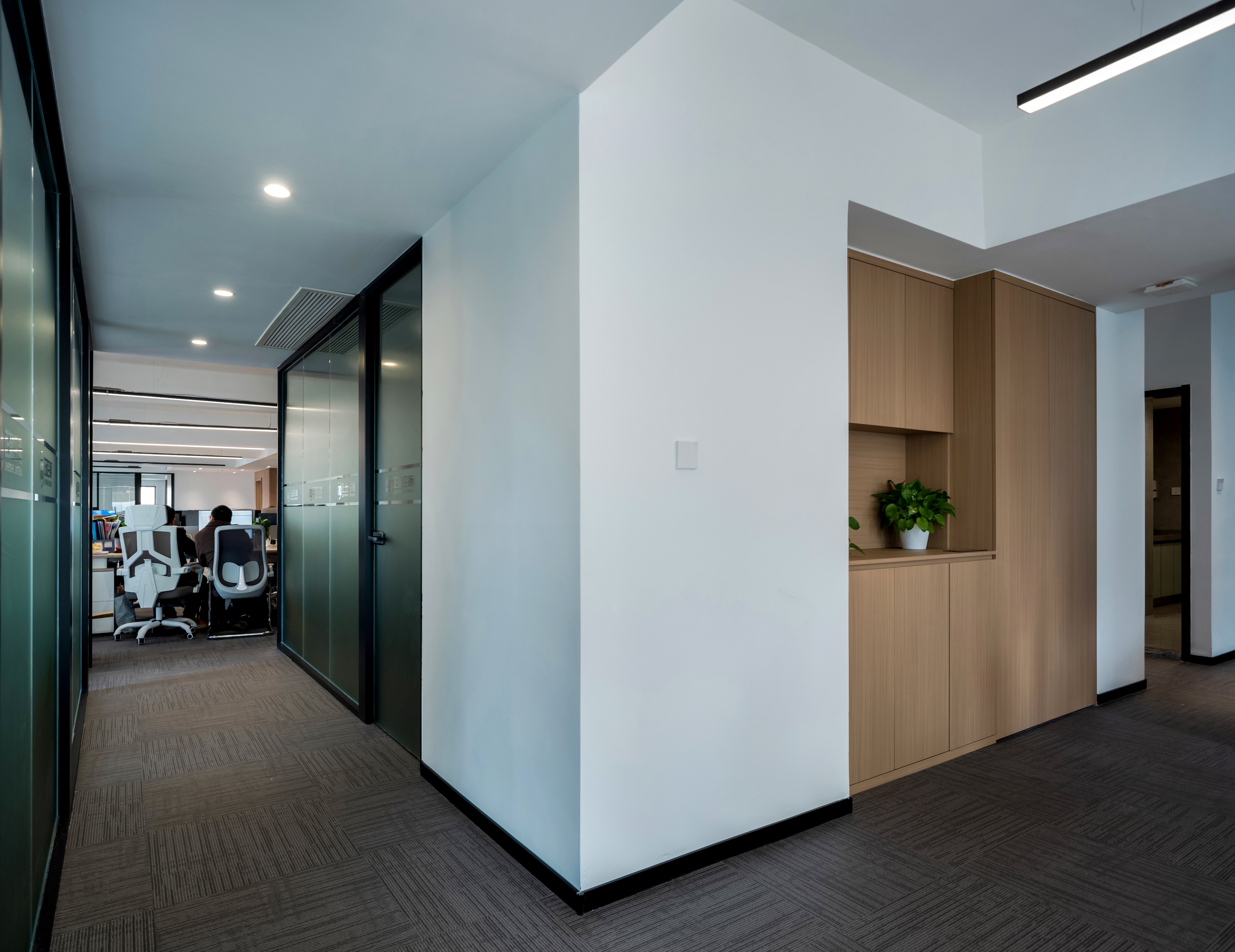 【完工項目】現(xiàn)在辦公空間流行這樣設(shè)計!(圖11) 38.jpg